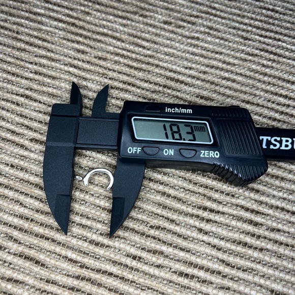 Sterling silver c pendant - Picture 3 of 5